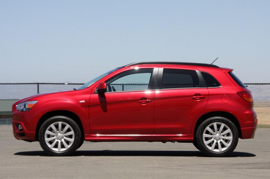  Mitsubishi Outlander Sport 2011 года  (фото 16 из 49)